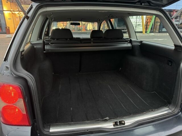 Сірий Фольксваген Пассат Варіант, об'ємом двигуна 2 л та пробігом 254 тис. км за 3990 $, фото 10 на Automoto.ua