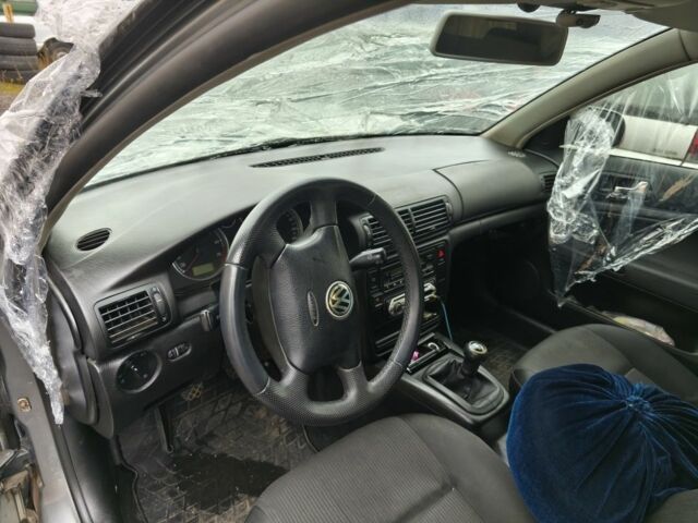 Серый Фольксваген Пассат Вариант, объемом двигателя 2 л и пробегом 380 тыс. км за 2200 $, фото 5 на Automoto.ua