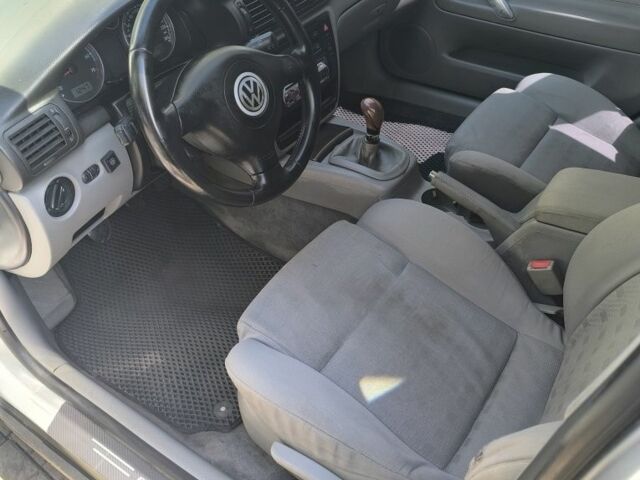 Серый Фольксваген Пассат Вариант, объемом двигателя 1.8 л и пробегом 402 тыс. км за 4200 $, фото 5 на Automoto.ua