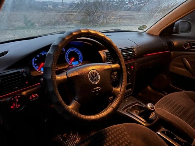 Сірий Фольксваген Пассат Варіант, об'ємом двигуна 2 л та пробігом 220 тис. км за 2800 $, фото 4 на Automoto.ua