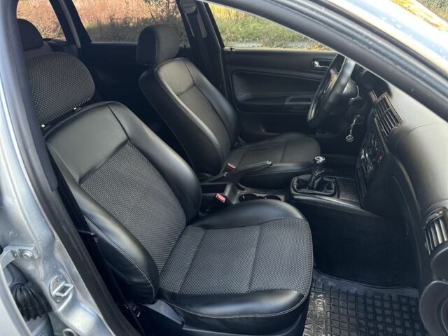 Фольксваген Пассат Вариант 2001 в Львове на Automoto.ua Серый Фольксваген Пассат Вариант, объемом двигателя 1.9 л и пробегом 222 тыс. км за 3750 $, фото 12 на Automoto.ua