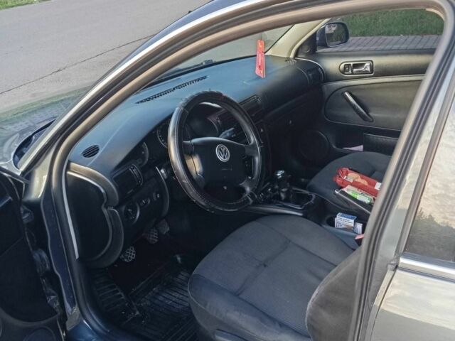 Фольксваген Пассат Вариант 2001 в Новоархангельске на Automoto.ua Серый Фольксваген Пассат Вариант, объемом двигателя 1.6 л и пробегом 254 тыс. км за 4500 $, фото 1 на Automoto.ua