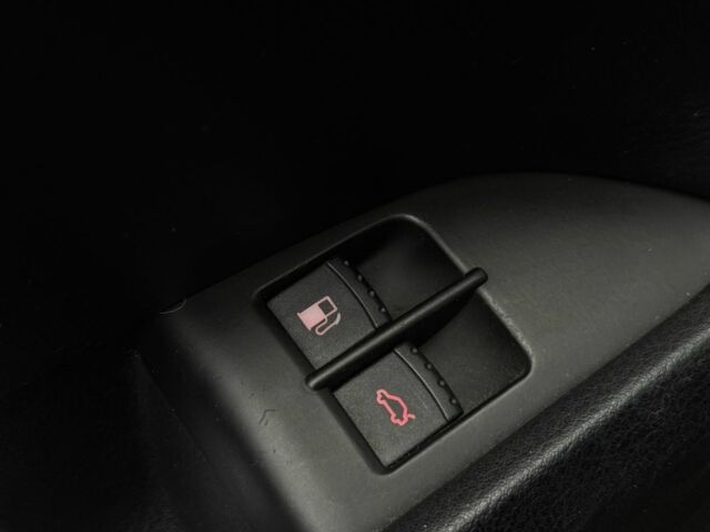 Сірий Фольксваген Пассат Варіант, об'ємом двигуна 2 л та пробігом 254 тис. км за 3990 $, фото 14 на Automoto.ua