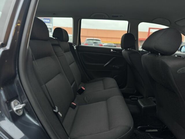 Сірий Фольксваген Пассат Варіант, об'ємом двигуна 2 л та пробігом 254 тис. км за 3990 $, фото 8 на Automoto.ua