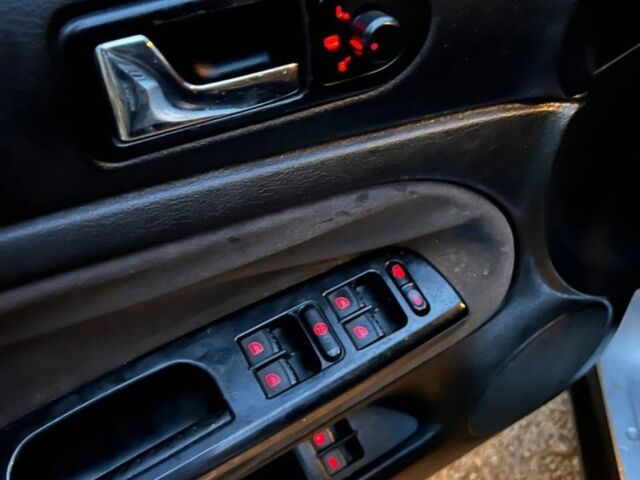 Сірий Фольксваген Пассат Варіант, об'ємом двигуна 2 л та пробігом 220 тис. км за 2800 $, фото 6 на Automoto.ua