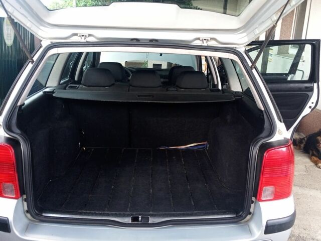 Серый Фольксваген Пассат Вариант, объемом двигателя 1.9 л и пробегом 260 тыс. км за 3000 $, фото 5 на Automoto.ua