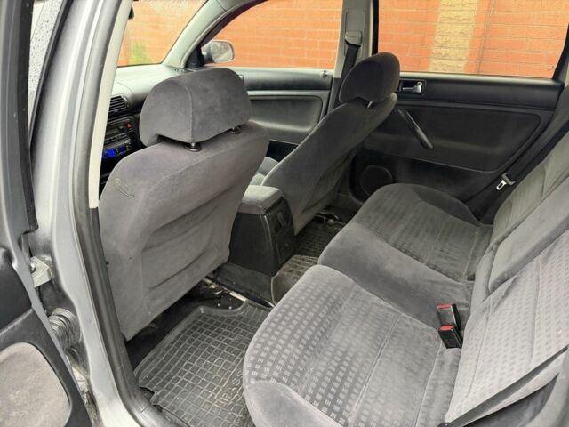 Серый Фольксваген Пассат Вариант, объемом двигателя 1.6 л и пробегом 260 тыс. км за 3499 $, фото 13 на Automoto.ua