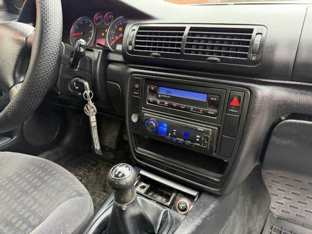 Серый Фольксваген Пассат Вариант, объемом двигателя 1.6 л и пробегом 260 тыс. км за 3499 $, фото 16 на Automoto.ua