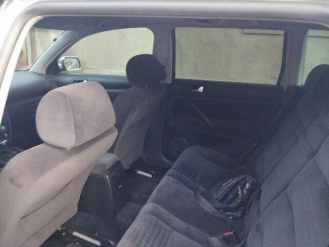 Сірий Фольксваген Пассат Варіант, об'ємом двигуна 1.6 л та пробігом 268 тис. км за 4250 $, фото 5 на Automoto.ua