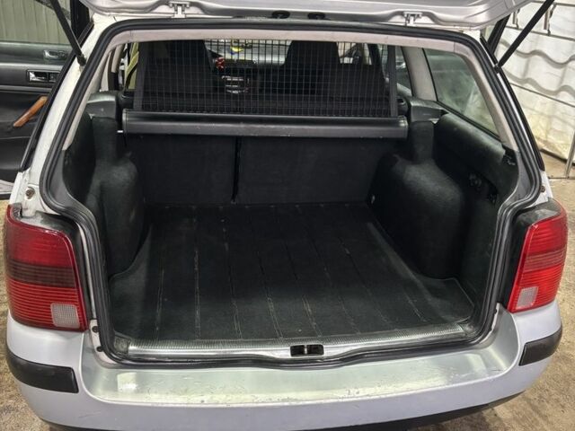 Серый Фольксваген Пассат Вариант, объемом двигателя 1.9 л и пробегом 334 тыс. км за 2550 $, фото 12 на Automoto.ua