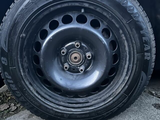 Серый Фольксваген Пассат Вариант, объемом двигателя 1.6 л и пробегом 245 тыс. км за 2200 $, фото 4 на Automoto.ua