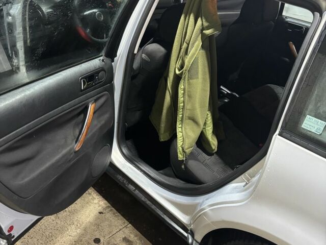 Серый Фольксваген Пассат Вариант, объемом двигателя 1.9 л и пробегом 334 тыс. км за 2550 $, фото 11 на Automoto.ua