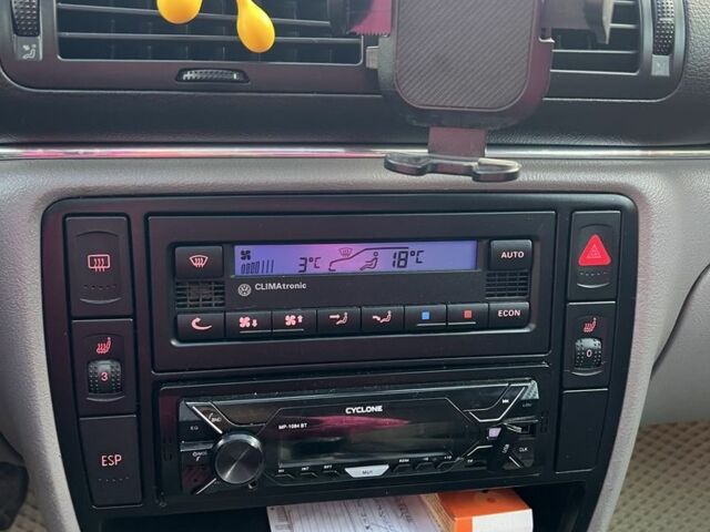 Сірий Фольксваген Пассат Варіант, об'ємом двигуна 1.6 л та пробігом 310 тис. км за 4300 $, фото 6 на Automoto.ua