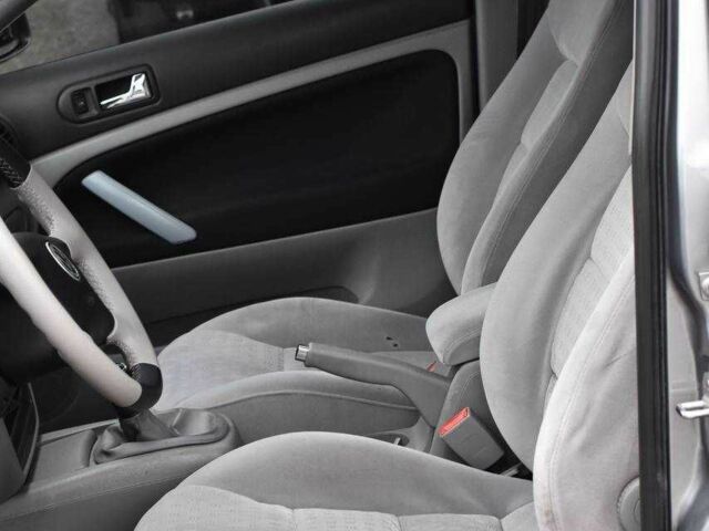 Серый Фольксваген Пассат Вариант, объемом двигателя 1.6 л и пробегом 205 тыс. км за 6250 $, фото 14 на Automoto.ua