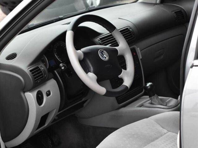 Серый Фольксваген Пассат Вариант, объемом двигателя 1.6 л и пробегом 205 тыс. км за 6250 $, фото 6 на Automoto.ua