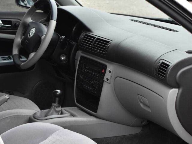 Серый Фольксваген Пассат Вариант, объемом двигателя 1.6 л и пробегом 205 тыс. км за 6250 $, фото 9 на Automoto.ua