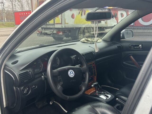 Сірий Фольксваген Пассат Варіант, об'ємом двигуна 2.5 л та пробігом 330 тис. км за 4700 $, фото 5 на Automoto.ua