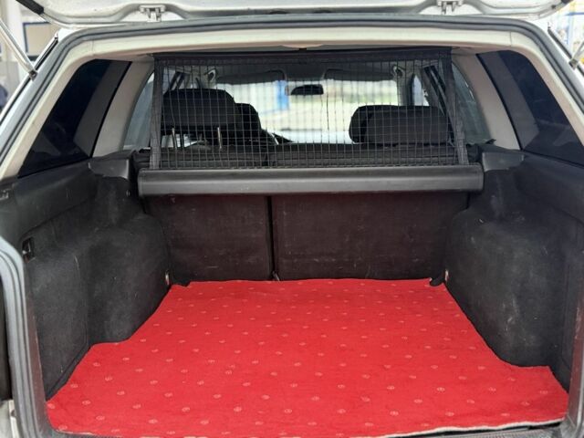 Серый Фольксваген Пассат Вариант, объемом двигателя 1.9 л и пробегом 300 тыс. км за 2650 $, фото 6 на Automoto.ua