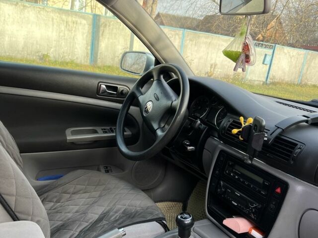 Сірий Фольксваген Пассат Варіант, об'ємом двигуна 1.6 л та пробігом 310 тис. км за 4300 $, фото 4 на Automoto.ua