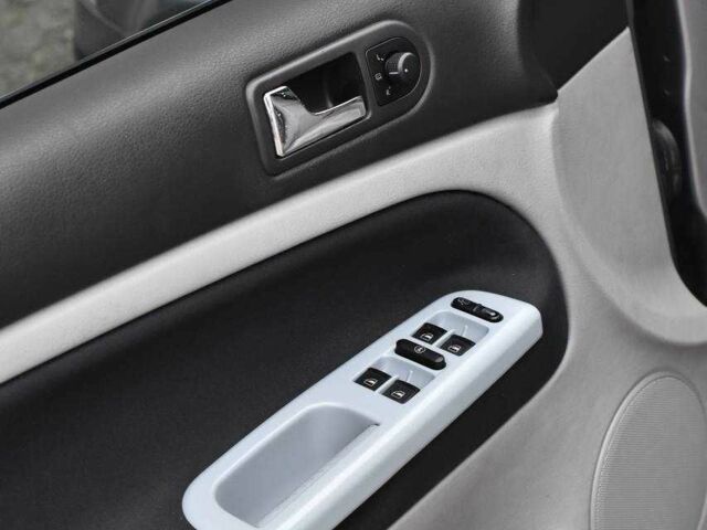 Серый Фольксваген Пассат Вариант, объемом двигателя 1.6 л и пробегом 205 тыс. км за 6250 $, фото 8 на Automoto.ua