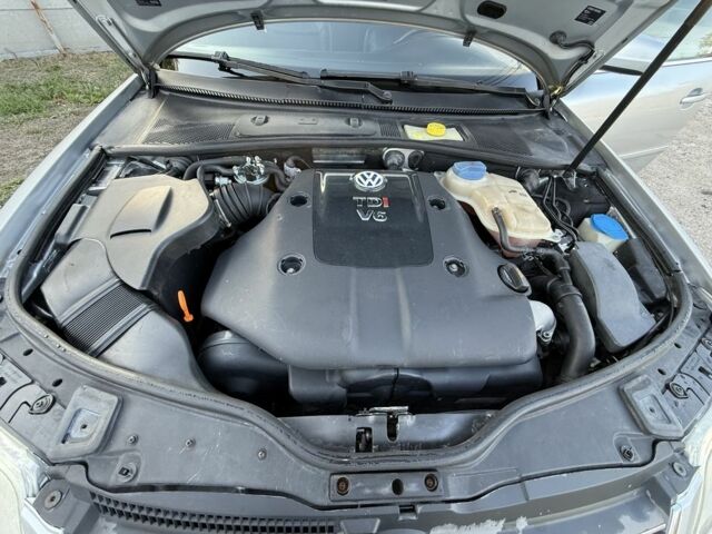 Серый Фольксваген Пассат Вариант, объемом двигателя 2.5 л и пробегом 280 тыс. км за 2600 $, фото 7 на Automoto.ua