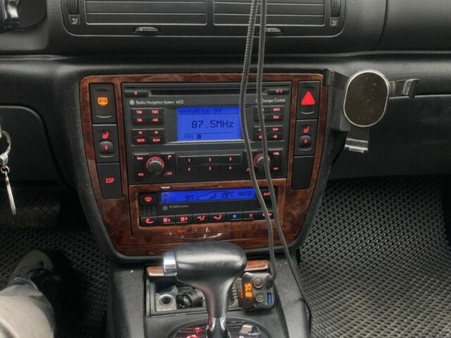 Серый Фольксваген Пассат Вариант, объемом двигателя 2.5 л и пробегом 389 тыс. км за 3000 $, фото 16 на Automoto.ua