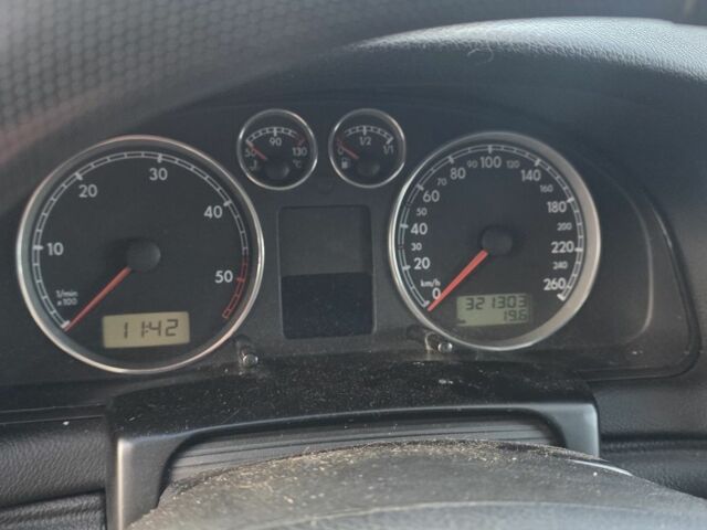 Серый Фольксваген Пассат Вариант, объемом двигателя 2 л и пробегом 444 тыс. км за 999 $, фото 12 на Automoto.ua