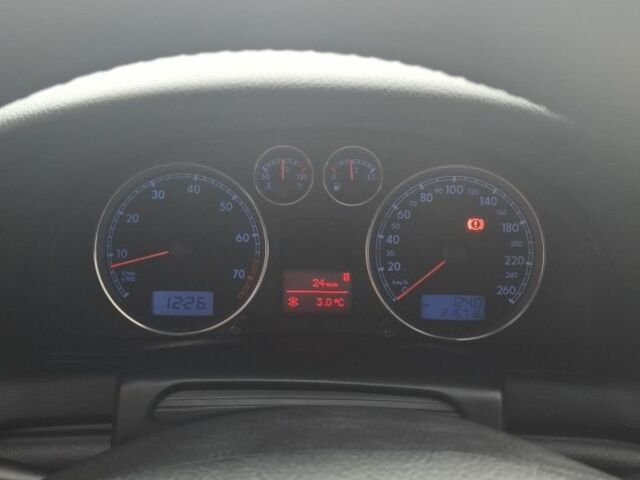 Сірий Фольксваген Пассат Варіант, об'ємом двигуна 2 л та пробігом 215 тис. км за 4500 $, фото 19 на Automoto.ua