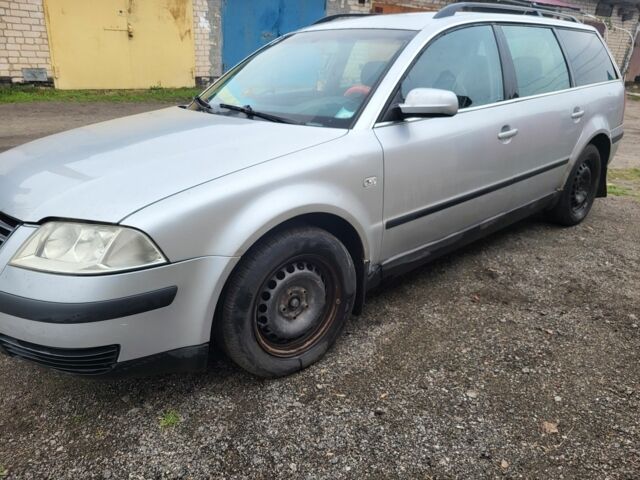 Серый Фольксваген Пассат Вариант, объемом двигателя 2 л и пробегом 300 тыс. км за 1450 $, фото 3 на Automoto.ua