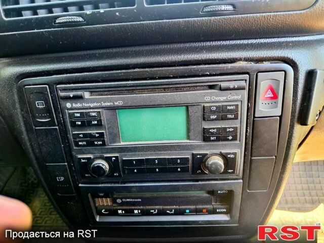 Серый Фольксваген Пассат Вариант, объемом двигателя 1.9 л и пробегом 240 тыс. км за 2022 $, фото 4 на Automoto.ua