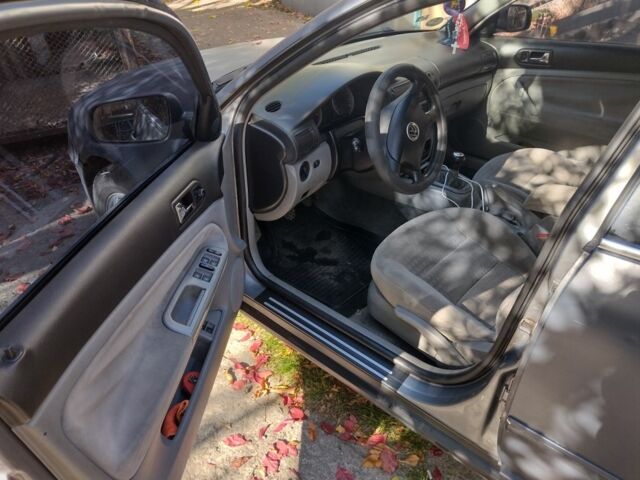 Серый Фольксваген Пассат Вариант, объемом двигателя 2.5 л и пробегом 340 тыс. км за 2500 $, фото 6 на Automoto.ua