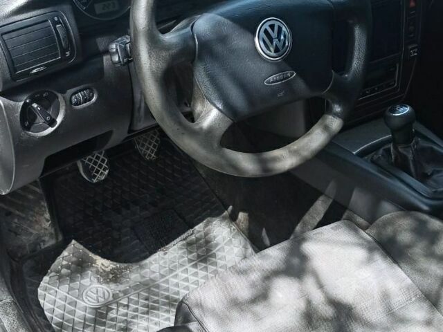 Серый Фольксваген Пассат Вариант, объемом двигателя 1.8 л и пробегом 226 тыс. км за 4999 $, фото 6 на Automoto.ua