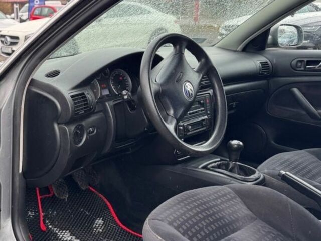 Сірий Фольксваген Пассат Варіант, об'ємом двигуна 1.9 л та пробігом 239 тис. км за 1650 $, фото 5 на Automoto.ua