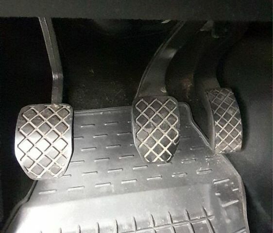 Сірий Фольксваген Пассат Варіант, об'ємом двигуна 1.6 л та пробігом 161 тис. км за 4850 $, фото 8 на Automoto.ua