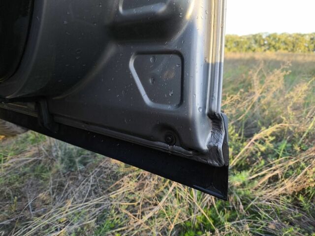 Серый Фольксваген Пассат Вариант, объемом двигателя 2.5 л и пробегом 400 тыс. км за 3900 $, фото 5 на Automoto.ua