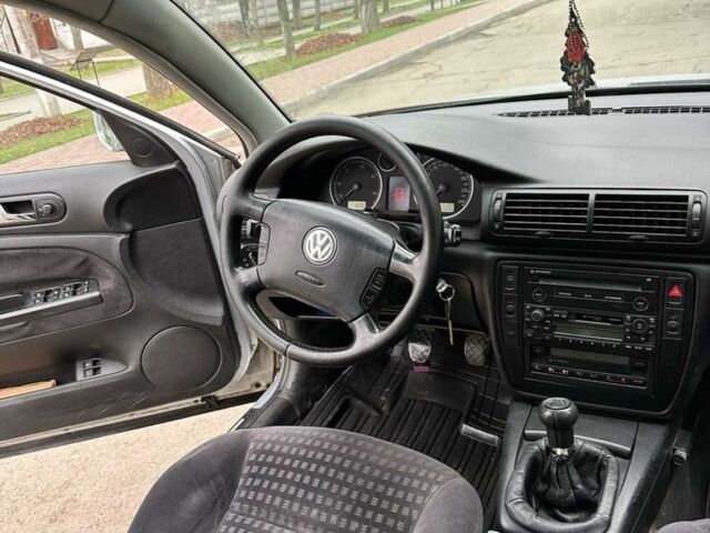 Серый Фольксваген Пассат Вариант, объемом двигателя 1.9 л и пробегом 200 тыс. км за 2300 $, фото 1 на Automoto.ua