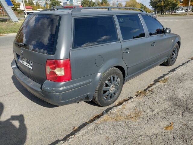 Серый Фольксваген Пассат Вариант, объемом двигателя 2.5 л и пробегом 340 тыс. км за 2500 $, фото 1 на Automoto.ua