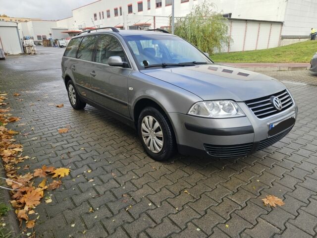 Фольксваген Пассат Варіант 2003 у Житомирі на Automoto.ua Сірий Фольксваген Пассат Варіант, об'ємом двигуна 1.9 л та пробігом 300 тис. км за 2100 $, фото 1 на Automoto.ua