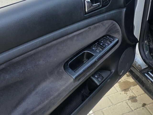 Серый Фольксваген Пассат Вариант, объемом двигателя 2 л и пробегом 444 тыс. км за 999 $, фото 10 на Automoto.ua