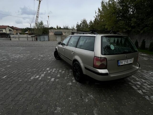 Сірий Фольксваген Пассат Варіант, об'ємом двигуна 1.8 л та пробігом 217 тис. км за 4300 $, фото 1 на Automoto.ua