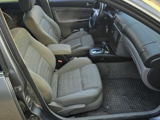 Серый Фольксваген Пассат Вариант, объемом двигателя 2.5 л и пробегом 390 тыс. км за 3400 $, фото 2 на Automoto.ua