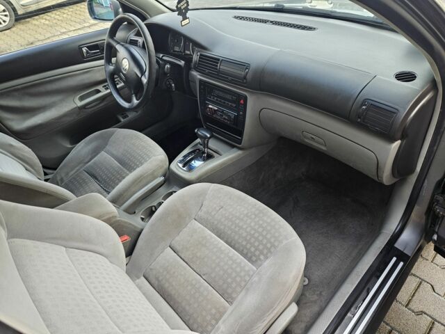 Фольксваген Пассат Варіант 2003 у Житомирі на Automoto.ua Сірий Фольксваген Пассат Варіант, об'ємом двигуна 1.9 л та пробігом 300 тис. км за 2100 $, фото 12 на Automoto.ua