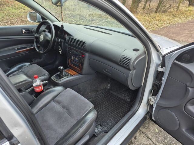 Серый Фольксваген Пассат Вариант, объемом двигателя 2.5 л и пробегом 250 тыс. км за 3999 $, фото 4 на Automoto.ua