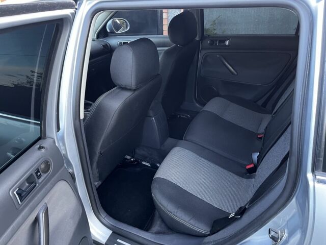 Серый Фольксваген Пассат Вариант, объемом двигателя 2 л и пробегом 255 тыс. км за 6000 $, фото 5 на Automoto.ua