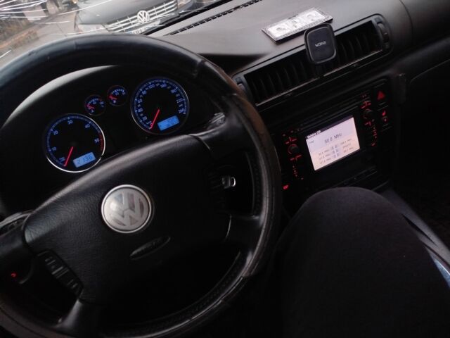 Серый Фольксваген Пассат Вариант, объемом двигателя 2.5 л и пробегом 370 тыс. км за 3850 $, фото 4 на Automoto.ua