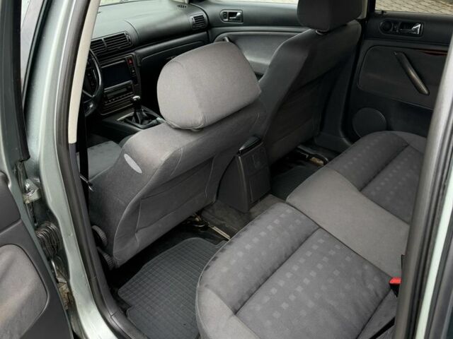 Серый Фольксваген Пассат Вариант, объемом двигателя 2 л и пробегом 365 тыс. км за 4300 $, фото 12 на Automoto.ua