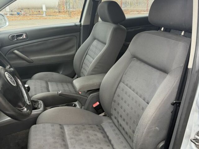 Серый Фольксваген Пассат Вариант, объемом двигателя 2 л и пробегом 250 тыс. км за 3850 $, фото 9 на Automoto.ua