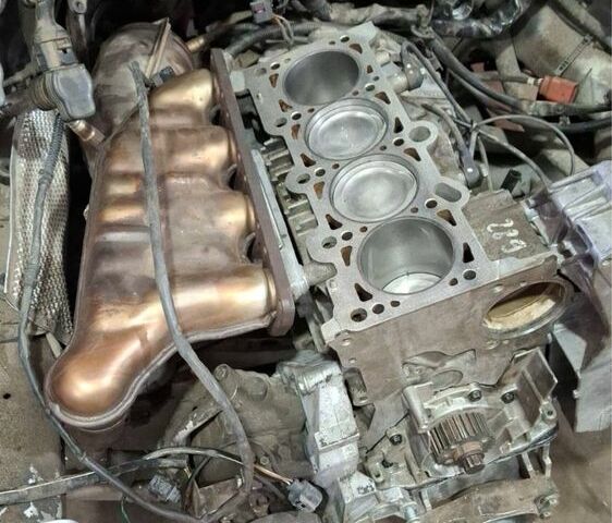 Серый Фольксваген Пассат Вариант, объемом двигателя 2 л и пробегом 255 тыс. км за 6000 $, фото 9 на Automoto.ua