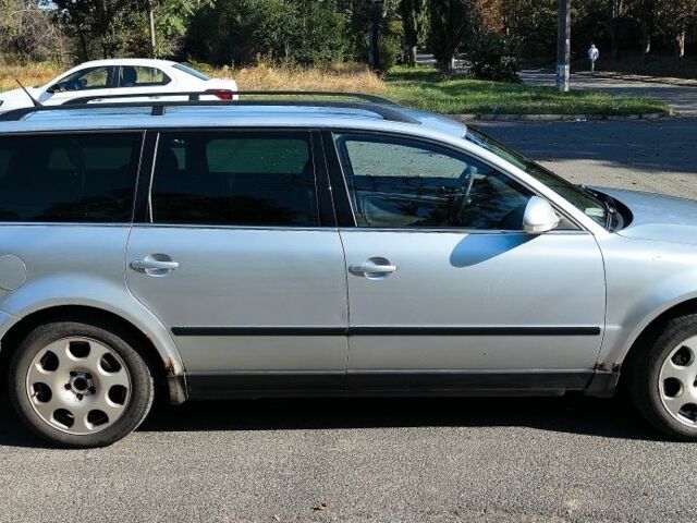 Серый Фольксваген Пассат Вариант, объемом двигателя 1.6 л и пробегом 260 тыс. км за 4000 $, фото 2 на Automoto.ua