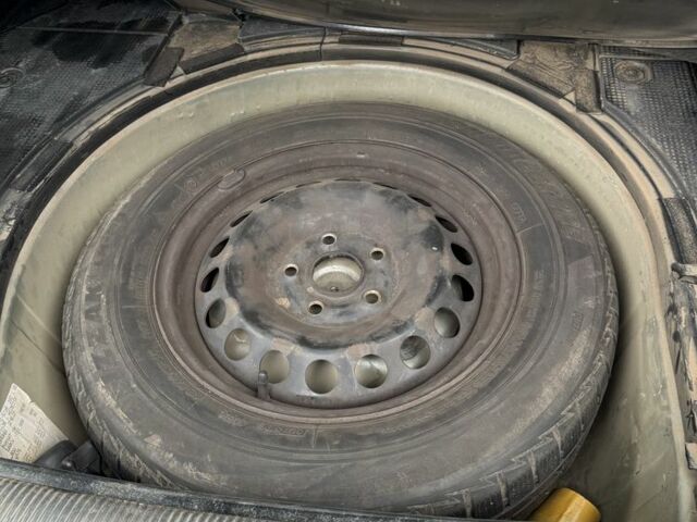 Серый Фольксваген Пассат Вариант, объемом двигателя 2 л и пробегом 365 тыс. км за 4300 $, фото 18 на Automoto.ua